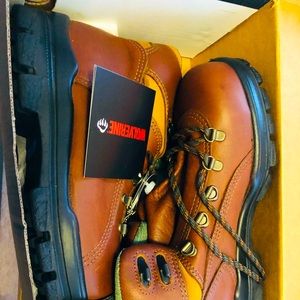Wolverine women boots, never worn. Tacoma Steel.